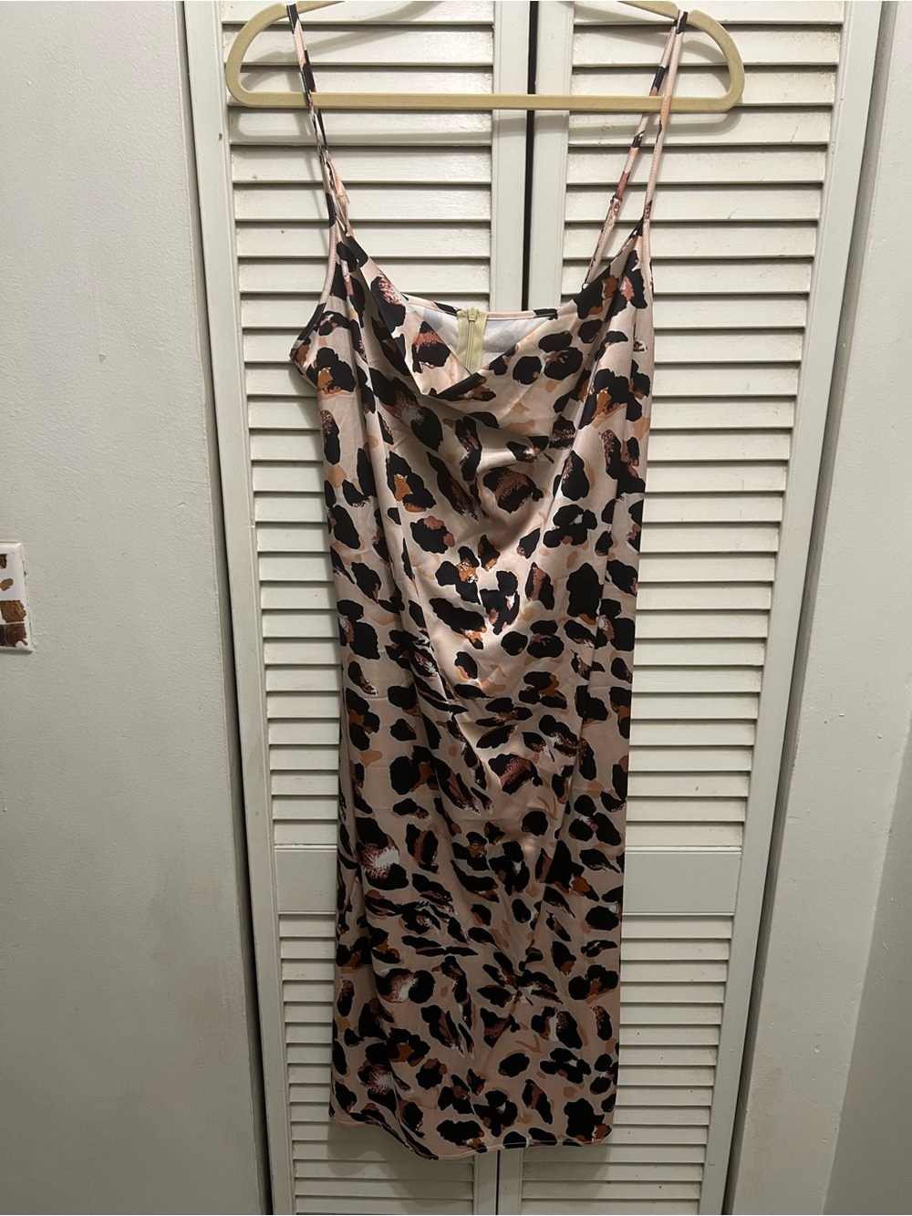 Sleeveless Leopard Print Midi Dress